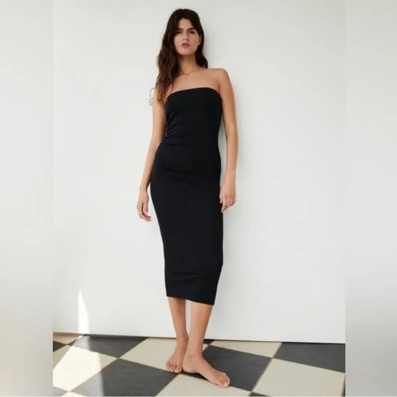 blue herve leger bandage dress The gown is secured Black and White Fringe Size:US 18P Markdown-New-To-Sale